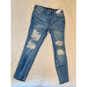 Sold-Hollister Hi Rise Super Skinny Crop Sz 3R